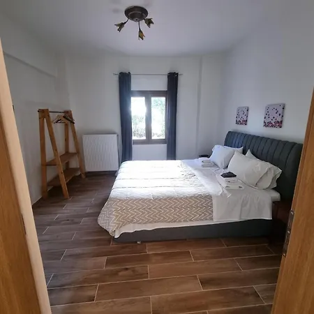 Tzovolos Апартаменты Калаврита