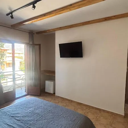 Tzovolos Апартаменты Калаврита